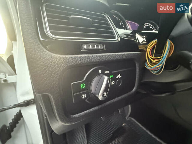 Білий Фольксваген Туарег, об'ємом двигуна 2.98 л та пробігом 287 тис. км за 24250 $, фото 21 на Automoto.ua