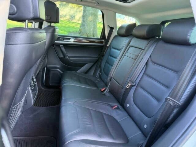 Белый Фольксваген Туарег, объемом двигателя 3.6 л и пробегом 70 тыс. км за 3800 $, фото 14 на Automoto.ua