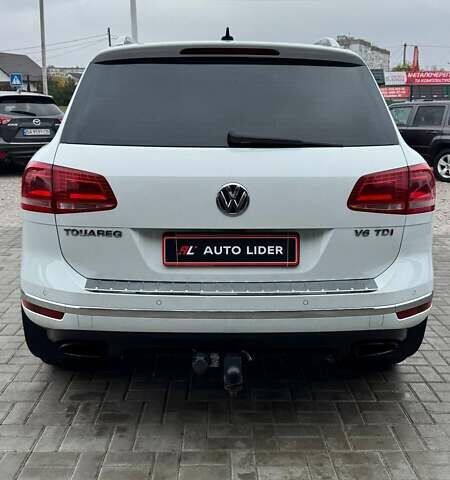 Білий Фольксваген Туарег, об'ємом двигуна 2.97 л та пробігом 320 тис. км за 23200 $, фото 3 на Automoto.ua