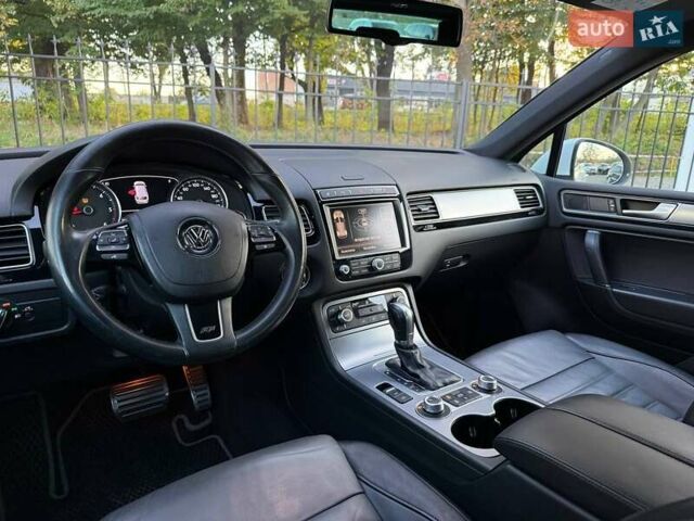 Белый Фольксваген Туарег, объемом двигателя 2.97 л и пробегом 205 тыс. км за 23900 $, фото 22 на Automoto.ua