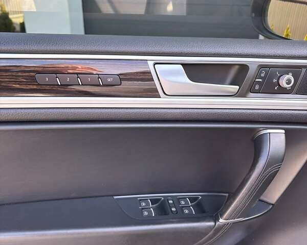 Белый Фольксваген Туарег, объемом двигателя 2.97 л и пробегом 308 тыс. км за 24900 $, фото 9 на Automoto.ua