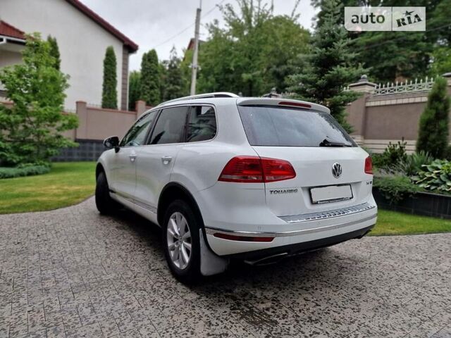 Білий Фольксваген Туарег, об'ємом двигуна 3 л та пробігом 102 тис. км за 34800 $, фото 7 на Automoto.ua