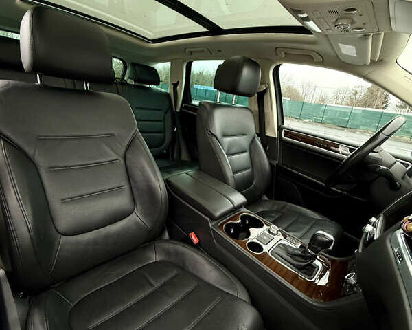 Белый Фольксваген Туарег, объемом двигателя 2.97 л и пробегом 216 тыс. км за 24500 $, фото 17 на Automoto.ua