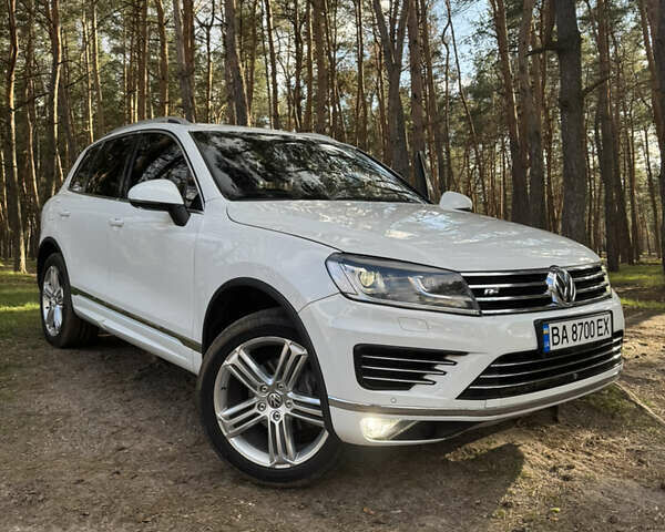 Белый Фольксваген Туарег, объемом двигателя 2.97 л и пробегом 288 тыс. км за 29000 $, фото 3 на Automoto.ua