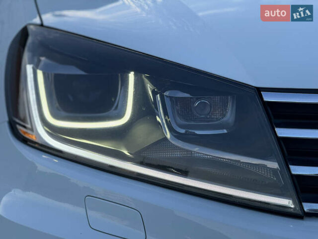 Белый Фольксваген Туарег, объемом двигателя 3.6 л и пробегом 242 тыс. км за 18500 $, фото 4 на Automoto.ua