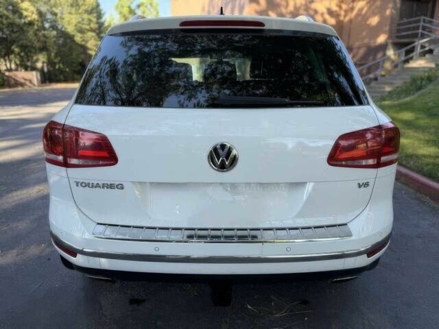 Белый Фольксваген Туарег, объемом двигателя 3.6 л и пробегом 70 тыс. км за 3800 $, фото 5 на Automoto.ua