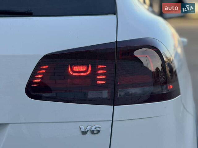 Белый Фольксваген Туарег, объемом двигателя 3.6 л и пробегом 242 тыс. км за 18500 $, фото 12 на Automoto.ua