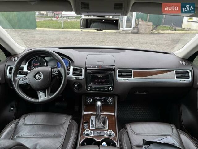 Белый Фольксваген Туарег, объемом двигателя 3 л и пробегом 269 тыс. км за 27000 $, фото 18 на Automoto.ua