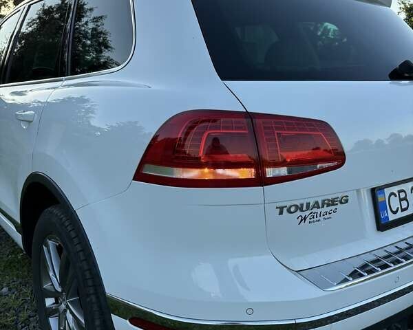 Белый Фольксваген Туарег, объемом двигателя 2.97 л и пробегом 99 тыс. км за 28500 $, фото 7 на Automoto.ua