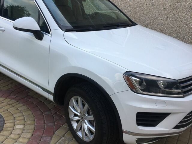 Білий Фольксваген Туарег, об'ємом двигуна 3 л та пробігом 285 тис. км за 20500 $, фото 3 на Automoto.ua