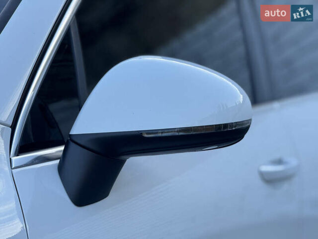 Белый Фольксваген Туарег, объемом двигателя 3.6 л и пробегом 242 тыс. км за 18500 $, фото 7 на Automoto.ua