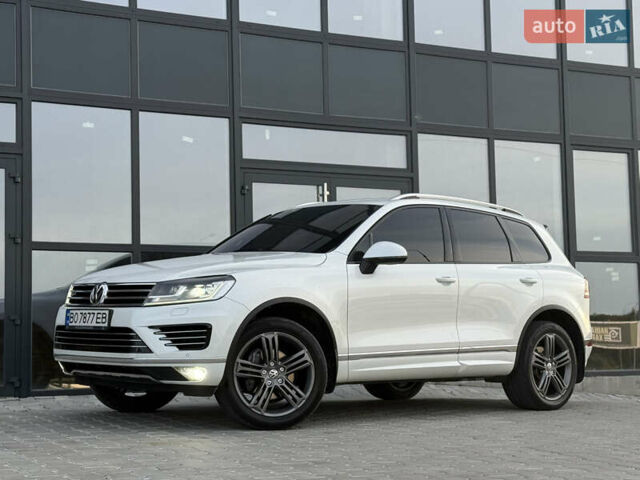 Білий Фольксваген Туарег, об'ємом двигуна 2.98 л та пробігом 287 тис. км за 24250 $, фото 2 на Automoto.ua