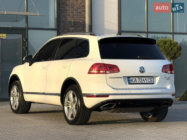 Білий Фольксваген Туарег, об'ємом двигуна 3 л та пробігом 279 тис. км за 24700 $, фото 4 на Automoto.ua