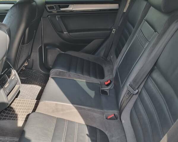 Білий Фольксваген Туарег, об'ємом двигуна 2.97 л та пробігом 240 тис. км за 28000 $, фото 19 на Automoto.ua