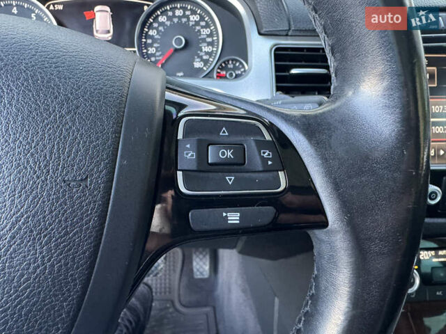 Белый Фольксваген Туарег, объемом двигателя 3.6 л и пробегом 242 тыс. км за 18500 $, фото 33 на Automoto.ua