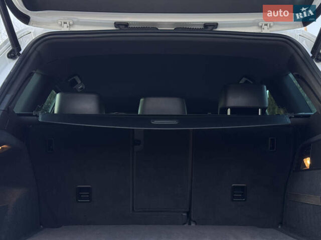 Білий Фольксваген Туарег, об'ємом двигуна 4.13 л та пробігом 197 тис. км за 27000 $, фото 13 на Automoto.ua