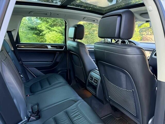 Белый Фольксваген Туарег, объемом двигателя 3.6 л и пробегом 72 тыс. км за 12000 $, фото 15 на Automoto.ua