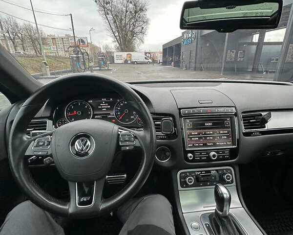 Белый Фольксваген Туарег, объемом двигателя 2.97 л и пробегом 278 тыс. км за 24000 $, фото 7 на Automoto.ua