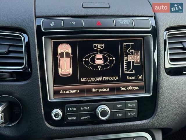 Белый Фольксваген Туарег, объемом двигателя 2.97 л и пробегом 205 тыс. км за 23900 $, фото 41 на Automoto.ua