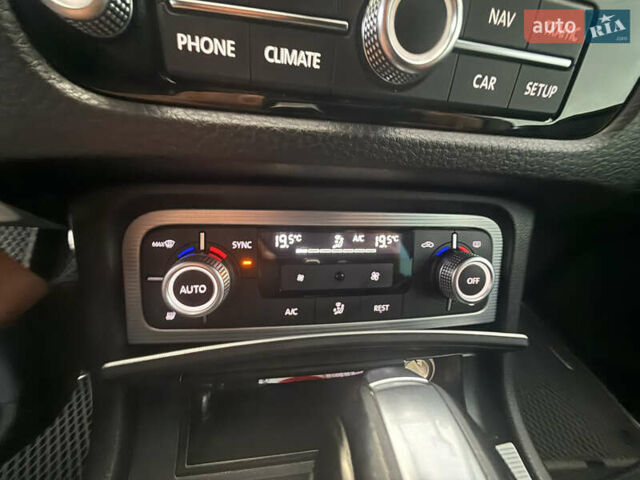 Білий Фольксваген Туарег, об'ємом двигуна 2.98 л та пробігом 287 тис. км за 24250 $, фото 37 на Automoto.ua