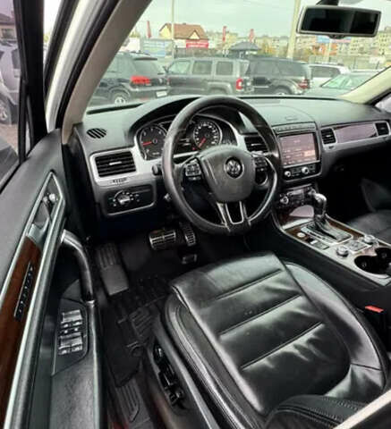 Білий Фольксваген Туарег, об'ємом двигуна 2.97 л та пробігом 320 тис. км за 23200 $, фото 8 на Automoto.ua