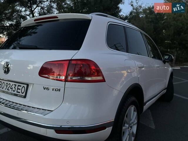 Белый Фольксваген Туарег, объемом двигателя 2.97 л и пробегом 208 тыс. км за 21800 $, фото 25 на Automoto.ua