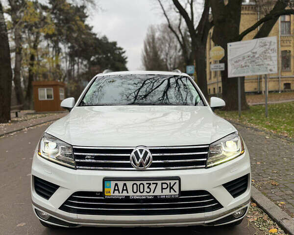Белый Фольксваген Туарег, объемом двигателя 3.6 л и пробегом 125 тыс. км за 22500 $, фото 14 на Automoto.ua
