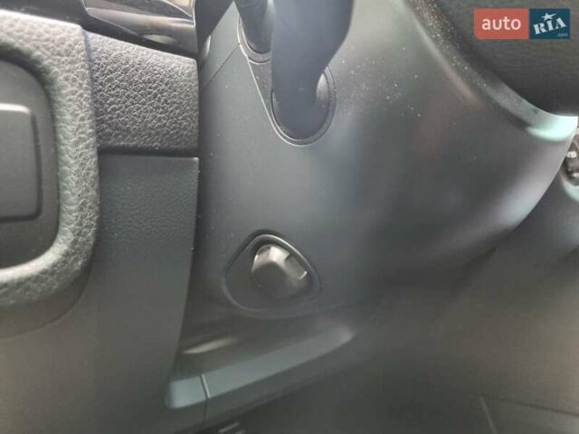 Білий Фольксваген Туарег, об'ємом двигуна 2.97 л та пробігом 240 тис. км за 28000 $, фото 25 на Automoto.ua