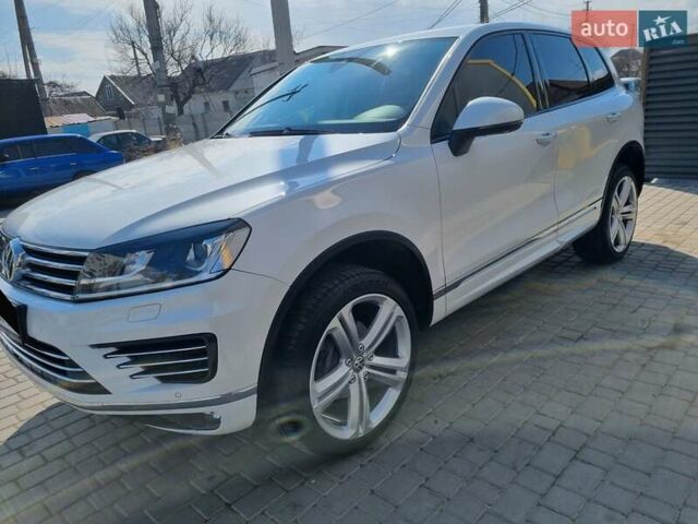 Білий Фольксваген Туарег, об'ємом двигуна 2.97 л та пробігом 240 тис. км за 28000 $, фото 8 на Automoto.ua