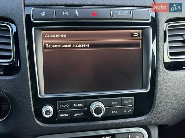 Белый Фольксваген Туарег, объемом двигателя 2.97 л и пробегом 205 тыс. км за 23900 $, фото 39 на Automoto.ua