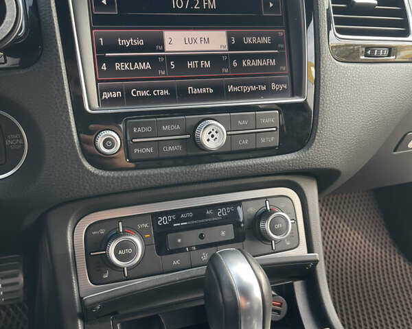 Білий Фольксваген Туарег, об'ємом двигуна 3 л та пробігом 199 тис. км за 35500 $, фото 29 на Automoto.ua