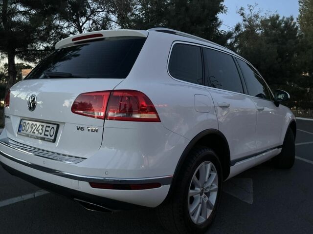 Белый Фольксваген Туарег, объемом двигателя 3 л и пробегом 208 тыс. км за 21800 $, фото 4 на Automoto.ua