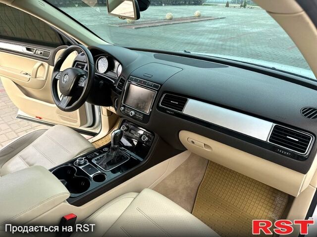 Белый Фольксваген Туарег, объемом двигателя 3.6 л и пробегом 130 тыс. км за 25000 $, фото 7 на Automoto.ua