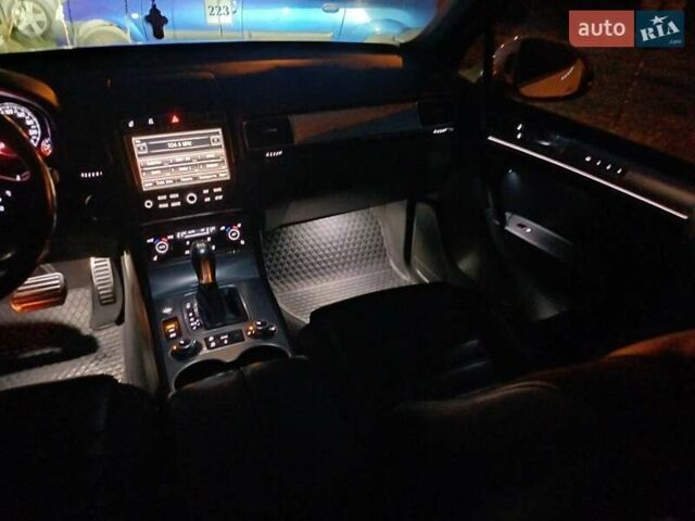Белый Фольксваген Туарег, объемом двигателя 3 л и пробегом 225 тыс. км за 27700 $, фото 25 на Automoto.ua