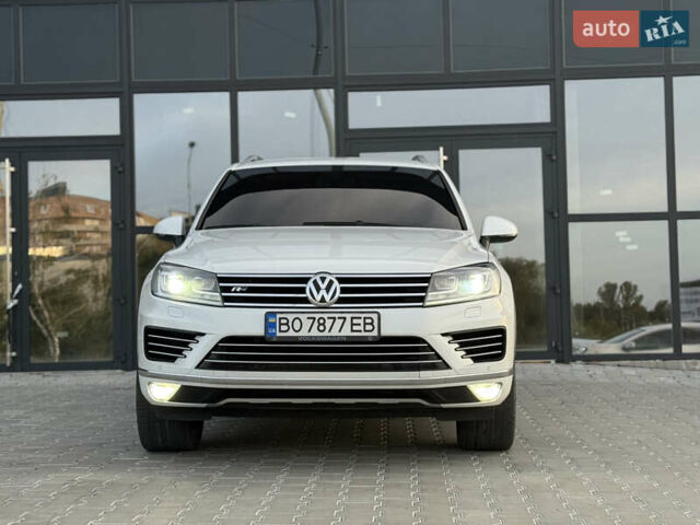 Білий Фольксваген Туарег, об'ємом двигуна 2.98 л та пробігом 287 тис. км за 24250 $, фото 4 на Automoto.ua