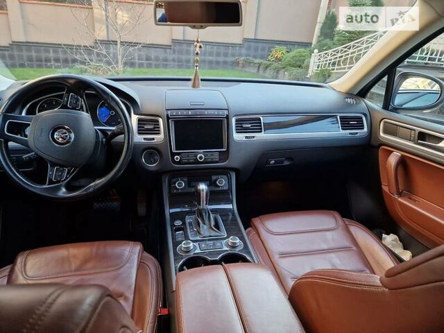 Білий Фольксваген Туарег, об'ємом двигуна 3 л та пробігом 102 тис. км за 34800 $, фото 27 на Automoto.ua