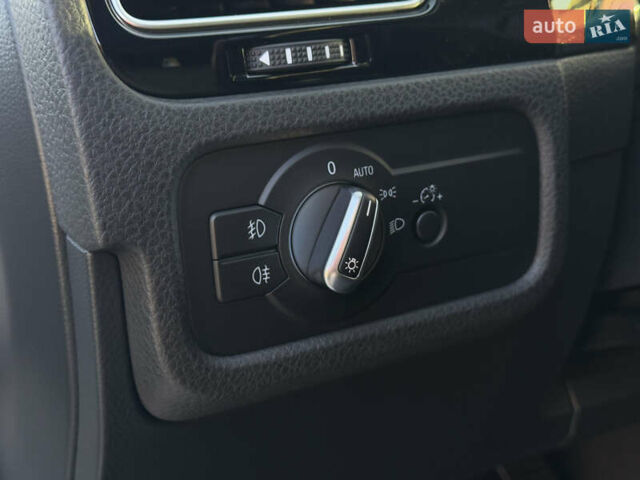 Білий Фольксваген Туарег, об'ємом двигуна 3 л та пробігом 279 тис. км за 24700 $, фото 17 на Automoto.ua