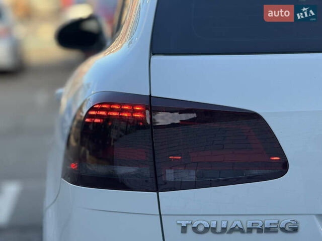 Белый Фольксваген Туарег, объемом двигателя 3.6 л и пробегом 242 тыс. км за 18500 $, фото 10 на Automoto.ua