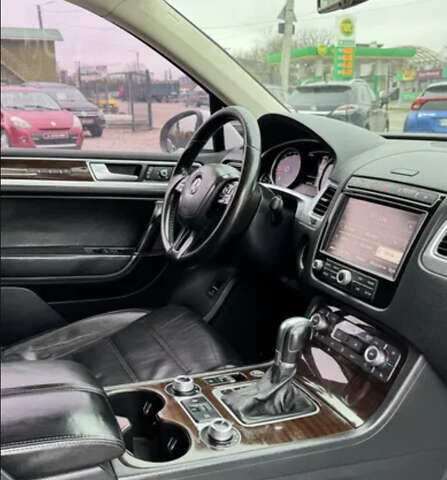 Білий Фольксваген Туарег, об'ємом двигуна 2.97 л та пробігом 320 тис. км за 23200 $, фото 13 на Automoto.ua