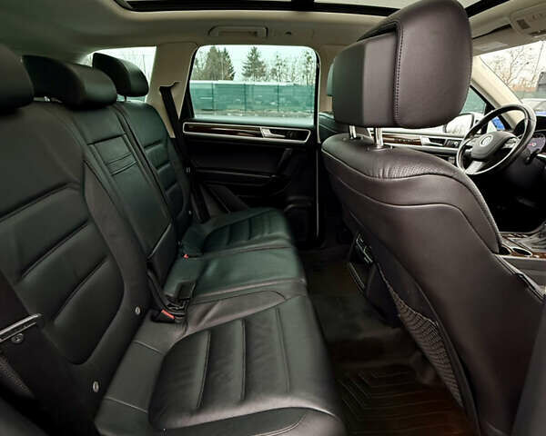 Белый Фольксваген Туарег, объемом двигателя 2.97 л и пробегом 216 тыс. км за 24500 $, фото 18 на Automoto.ua