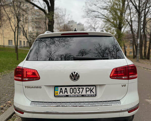 Белый Фольксваген Туарег, объемом двигателя 3.6 л и пробегом 125 тыс. км за 22500 $, фото 12 на Automoto.ua