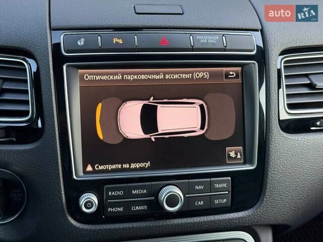 Белый Фольксваген Туарег, объемом двигателя 2.97 л и пробегом 205 тыс. км за 23900 $, фото 40 на Automoto.ua