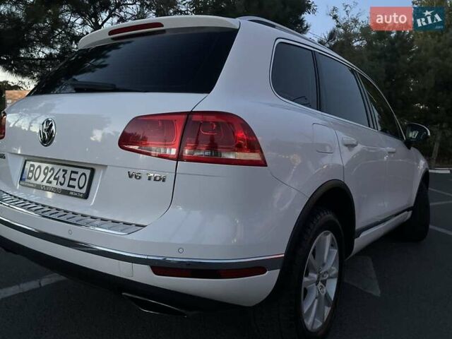 Белый Фольксваген Туарег, объемом двигателя 2.97 л и пробегом 208 тыс. км за 21800 $, фото 22 на Automoto.ua