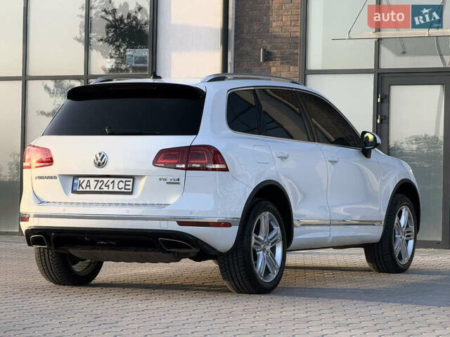 Білий Фольксваген Туарег, об'ємом двигуна 3 л та пробігом 279 тис. км за 24700 $, фото 2 на Automoto.ua