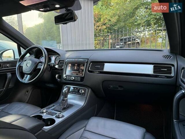 Белый Фольксваген Туарег, объемом двигателя 2.97 л и пробегом 205 тыс. км за 23900 $, фото 20 на Automoto.ua