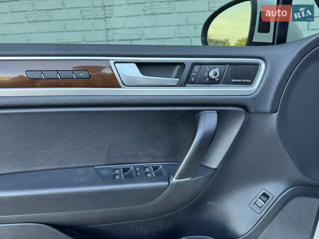 Белый Фольксваген Туарег, объемом двигателя 3.6 л и пробегом 242 тыс. км за 18500 $, фото 28 на Automoto.ua