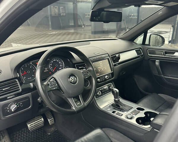 Белый Фольксваген Туарег, объемом двигателя 2.97 л и пробегом 278 тыс. км за 24000 $, фото 4 на Automoto.ua