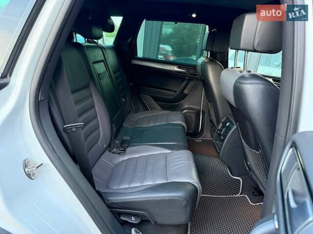 Белый Фольксваген Туарег, объемом двигателя 2.97 л и пробегом 205 тыс. км за 23900 $, фото 31 на Automoto.ua