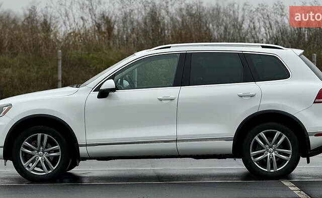 Белый Фольксваген Туарег, объемом двигателя 2.97 л и пробегом 216 тыс. км за 24500 $, фото 4 на Automoto.ua