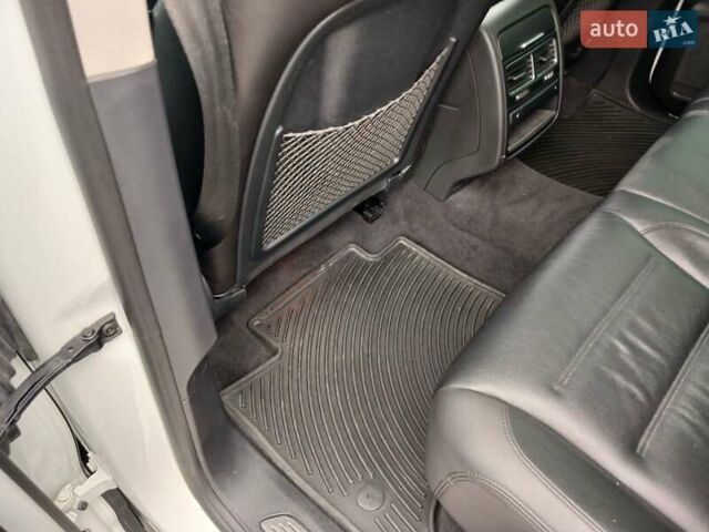 Белый Фольксваген Туарег, объемом двигателя 3 л и пробегом 170 тыс. км за 24900 $, фото 36 на Automoto.ua